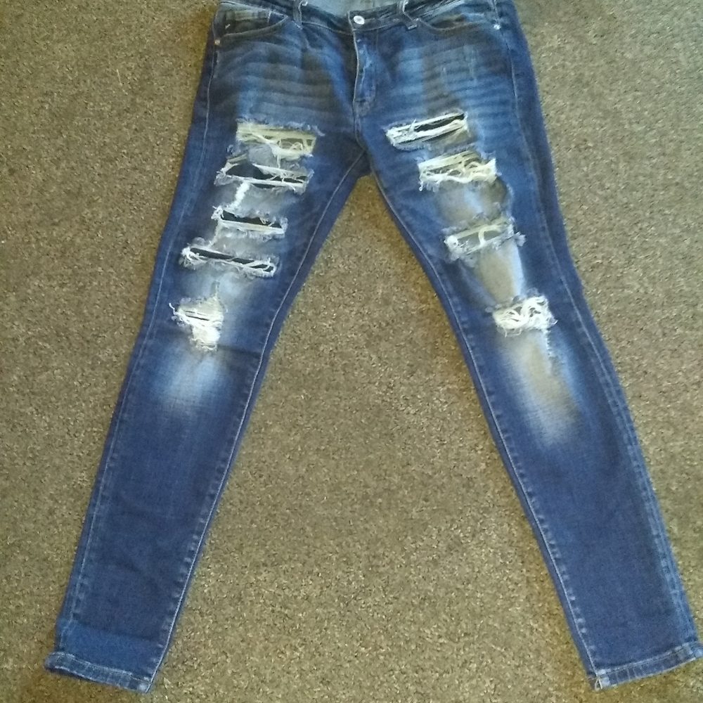 Women's Kancan skinny distress jeans